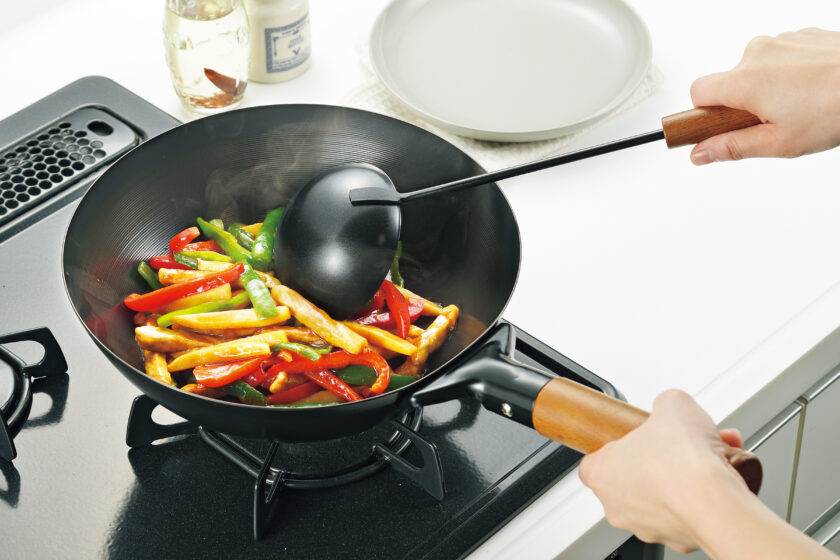 長谷元 純チタン 木柄フライパン 26cm